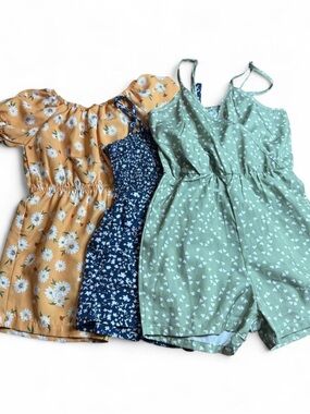 Toddler 2t-3t romper bundle of 3
Size 2t-3t